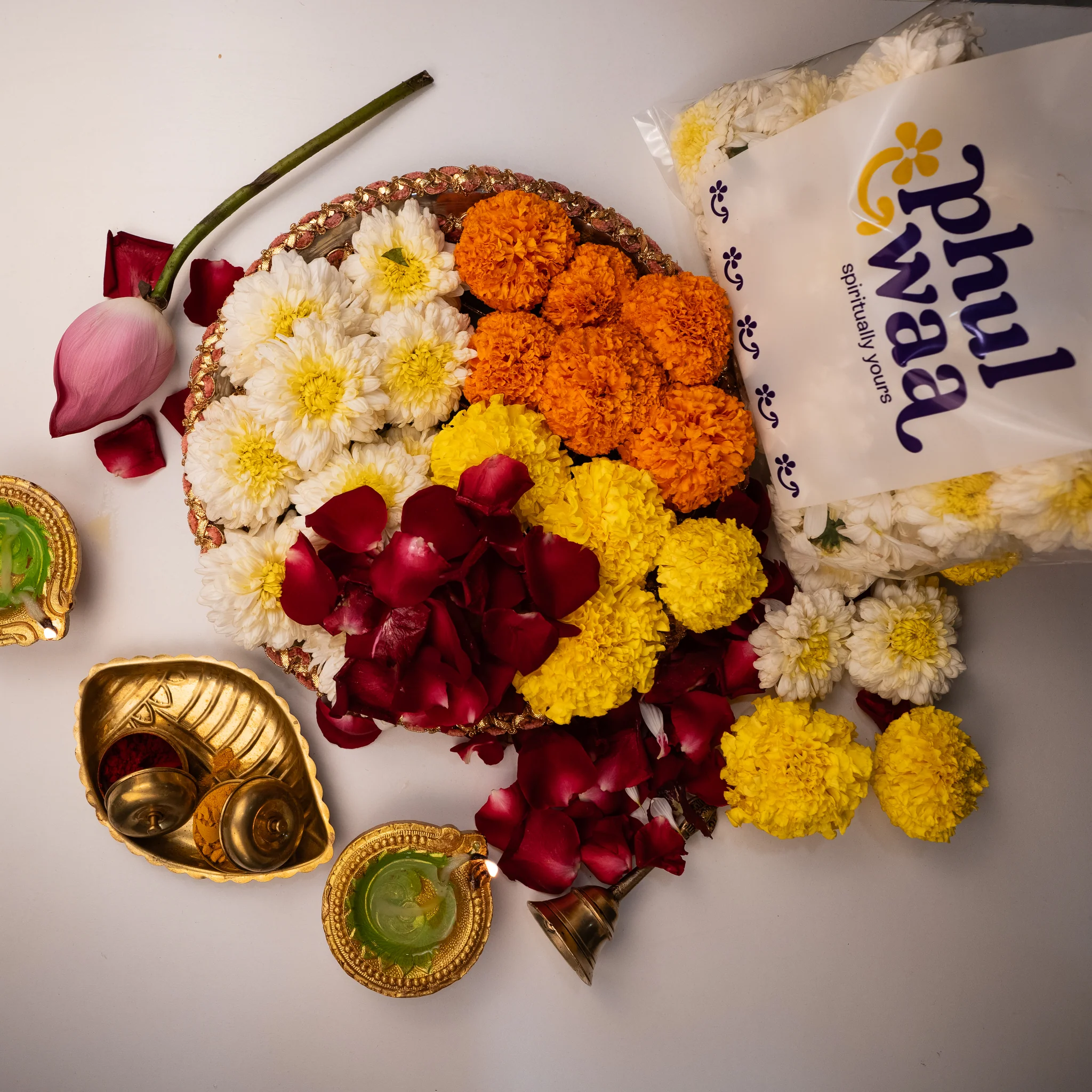 Celebrate Navratri with Handpicked Fresh Flowers